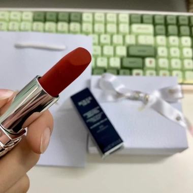 Son Limited Rouge Full Box + Hộp Túi Xách - Giá ưu đãi 650.000 VNĐ, màu đậm, bám lâu 5 Son Limited Rouge Full Box + Hộp Túi Xách - Giá ưu đãi 650.000 VNĐ, màu đậm, bám lâu 5