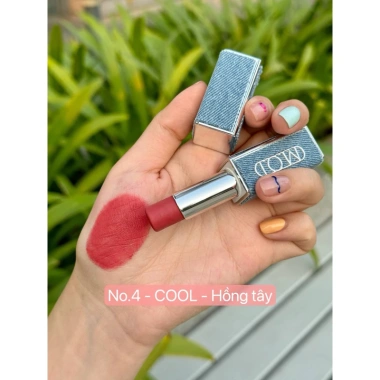 Son Thỏi Lì Holiday 2.025 MOI Cosmetics Hồ Ngọc Hà - Màu Đậm, Giá Ưu Đãi 199.000 VNĐ