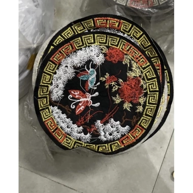 Sticker hình tròn thêu 2 con bướm hoa viền vàng - Giá giảm 15.200 VNĐ, 19.000 VNĐ