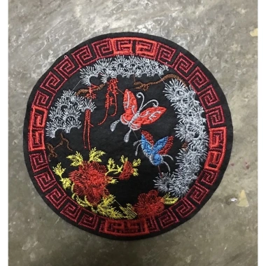 Sticker hình tròn thêu 2 con bướm hoa viền vàng - Giá giảm 15.200 VNĐ, 19.000 VNĐ