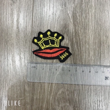 Sticker logo mẫu môi miệng giá chỉ 5.000 VNĐ - Thiết kế sáng tạo, dán nhanh