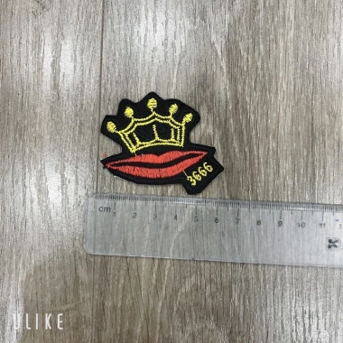 Sticker logo mẫu môi miệng giá chỉ 5.000 VNĐ - Thiết kế sáng tạo, dán nhanh