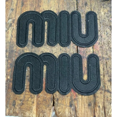 Sticker logo thêu 2 chữ MI.U MI.U - Dán ủi nhiệt, giá chỉ 22.080 VND