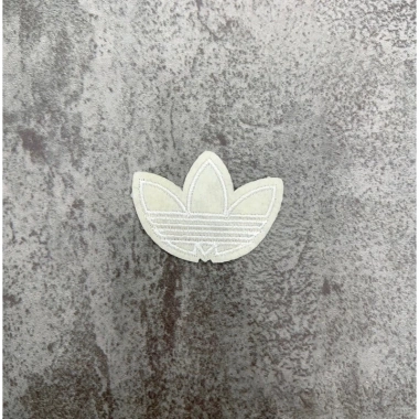 Sticker logo thêu ADIDA.S hoa màu be - ủi nhiệt, bền, giảm giá 30%, chỉ 7.000₫