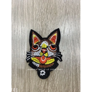 Sticker logo thêu gấu chó siêu dễ dán với giá chỉ 10.000đ giảm đặc biệt