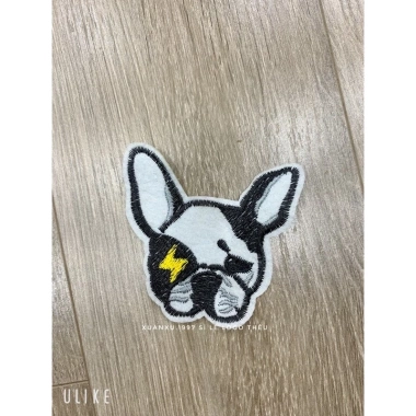 Sticker logo thêu gấu chó siêu dễ dán với giá chỉ 10.000đ giảm đặc biệt