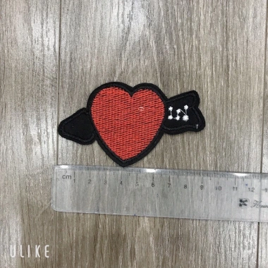 Sticker logo thêu hình trái tim ủi nhiệt - Giá chỉ 6.000đ, giảm từ 7.320đ