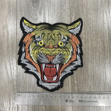Sticker logo thêu họ Vàng - Dán chất liệu cao cấp, giá chỉ 23.000đ 2