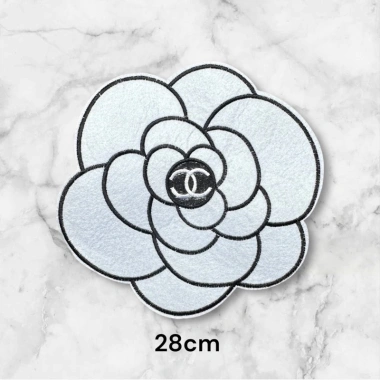 Sticker logo thêu hoa trắng ủi nhiệt - Giá chỉ 24.000đ, chất liệu bền, dán nhanh