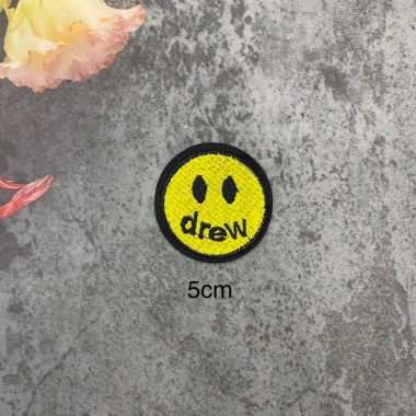 Sticker logo thêu mặt cười Drew 5cm - ủi nhiệt, giá chỉ 5.000đ, giảm giá đặc biệt