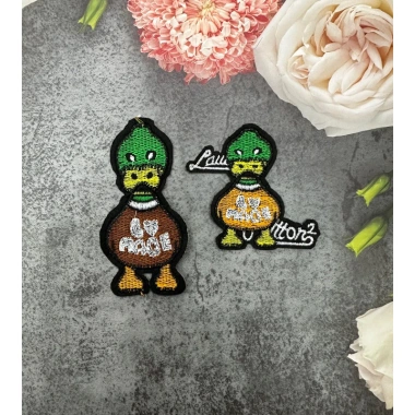 Sticker logo thêu Vịt Vàng ủi nhiệt - Giá 7.500đ, chất liệu bền, dễ dán
