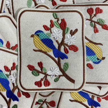 Sticker logo thêu vuông chim hoa 19x16cm - Giá 21.850₫, giảm 21% 2 Sticker logo thêu vuông chim hoa 19x16cm - Giá 21.850₫, giảm 21% 2