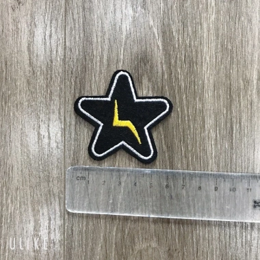 Sticker thêu logo sao sét: decal dán chất lượng, giá chỉ 5.000đ, giảm từ 6.400đ