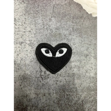 Sticker Tim Mắt 3 màu ủi nhiệt - Logo thêu chất lượng, giá chỉ 6.000₫ giảm từ 7.320₫