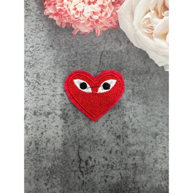 Sticker Tim Mắt 3 màu ủi nhiệt - Logo thêu chất lượng, giá chỉ 6.000₫ giảm từ 7.320₫