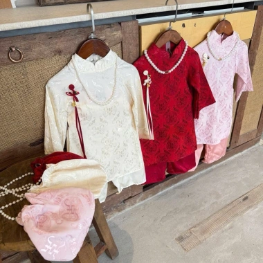 Sữa Kids Áo Dài 4ct Bé Trai & Gái Lụa Gấm Mềm Mịn, Phù hợp Tết Lễ Hội 7-15kg 3 Sữa Kids Áo Dài 4ct Bé Trai & Gái Lụa Gấm Mềm Mịn, Phù hợp Tết Lễ Hội 7-15kg 3