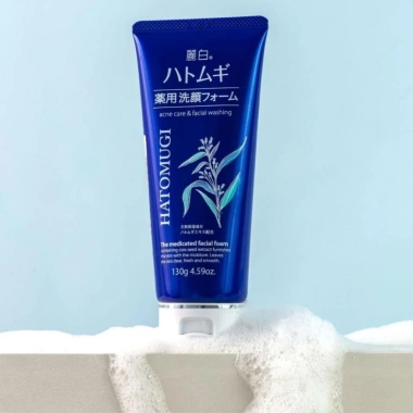 Sữa rửa mặt Hatomugi The Medicated Facial Foam White dưỡng ẩm, làm sáng da, giảm giá 20% chỉ 62.000 đồng