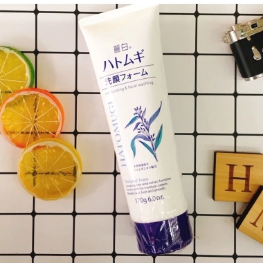 Sữa rửa mặt Hatomugi The Medicated Facial Foam White dưỡng ẩm, làm sáng da, giảm giá 20% chỉ 62.000 đồng