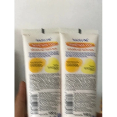 Sữa Rửa Mặt Hazeline Nghệ Hoa Cúc Tràm Trà 100g - Giá chỉ 58.000, giảm tới 27%