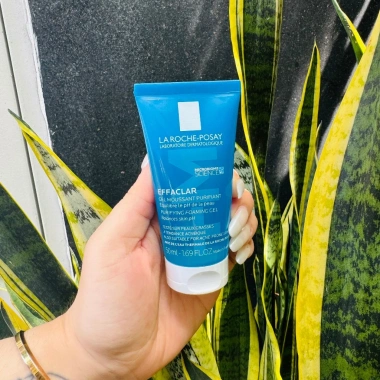 Sữa rửa mặt La Roche-Posay Effaclar 50ml - Da dầu, mụn, nhạy cảm, giá 140.000đ 7 Sữa rửa mặt La Roche-Posay Effaclar 50ml - Da dầu, mụn, nhạy cảm, giá 140.000đ 7