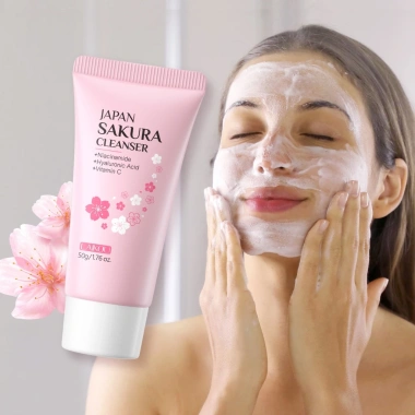 Sữa rửa mặt LAIKOU hoa anh đào Nhật Bản kiềm dầu, làm sạch mụn đầu đen, thu nhỏ lỗ chân lông 50g - giá 45.100 VNĐ