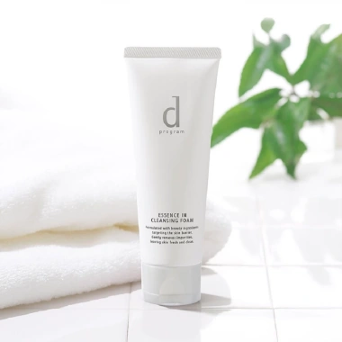 Sữa rửa mặt tạo bọt D Program Essence In Cleansing Foam 120g Làm sạch sâu, dưỡng ẩm, giá ưu đãi 268k