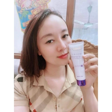 Sữa rửa mặt trắng da Baybela - Tẩy da chết, tạo bọt, giá 199.999 giảm còn 159.999, da sáng mịn