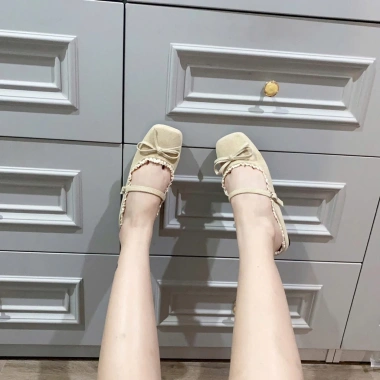Sục da lộn nữ mũi vuông viền ren A9 - Giá chỉ 99.000đ, giảm tới 20% 4 Sục da lộn nữ mũi vuông viền ren A9 - Giá chỉ 99.000đ, giảm tới 20% 4