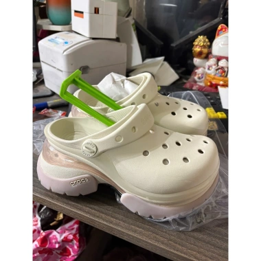 Sục Dép Nhựa Eva X Super Bae Đế Cao 6CM 8 Hình Gắn Ngẫu Nhiên, Giá 599.000 VND giảm từ 724.790 VND