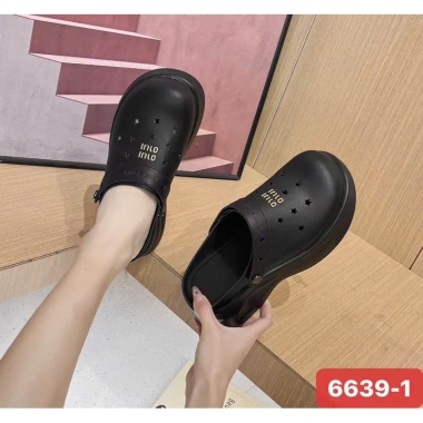Sục nữ Miu mẫu mới 2.025 – Siêu nhẹ, xịn đẹp, giá chỉ 649.000₫ giảm mạnh 7 Sục nữ Miu mẫu mới 2.025 – Siêu nhẹ, xịn đẹp, giá chỉ 649.000₫ giảm mạnh 7