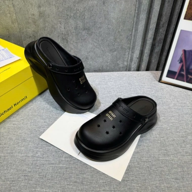 Sục nữ Miu mẫu mới 2.025 – Siêu nhẹ, xịn đẹp, giá chỉ 649.000₫ giảm mạnh