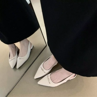 Sục Nữ Mũi Nhọn Chất Tuyết Nhung Đính Chữ Giày Búp Bê Quai Hậu Hở Mũi Sandal Bệt Giá 185k 2