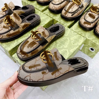 Sục Nữ Mũi Tròn Vải Bố Khuy Vàng G cao 2 phân, Giá ưu đãi 95.000₫