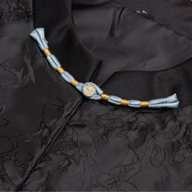 Sườn Xám Tấm Khóa Trung Hoa tay lá vàng, hạt & sợi vàng, đuôi dài, phù hợp Hanfu, giảm giá 5.9k 13 Sườn Xám Tấm Khóa Trung Hoa tay lá vàng, hạt & sợi vàng, đuôi dài, phù hợp Hanfu, giảm giá 5.9k 13