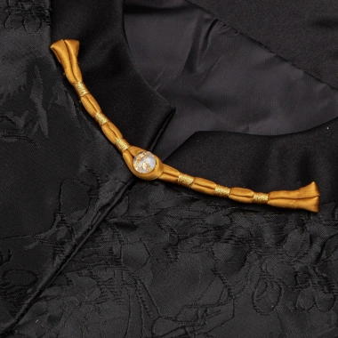 Sườn Xám Tấm Khóa Trung Hoa tay lá vàng, hạt & sợi vàng, đuôi dài, phù hợp Hanfu, giảm giá 5.9k 15 Sườn Xám Tấm Khóa Trung Hoa tay lá vàng, hạt & sợi vàng, đuôi dài, phù hợp Hanfu, giảm giá 5.9k 15
