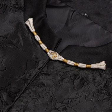 Sườn Xám Tấm Khóa Trung Hoa tay lá vàng, hạt & sợi vàng, đuôi dài, phù hợp Hanfu, giảm giá 5.9k 19 Sườn Xám Tấm Khóa Trung Hoa tay lá vàng, hạt & sợi vàng, đuôi dài, phù hợp Hanfu, giảm giá 5.9k 19