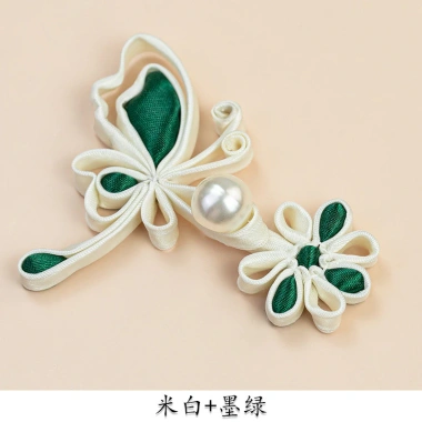 Sườn Xám Trung Hoa Nút Bướm Ngọc Trai Hoa - Trang Truyền Thống Giá 105.720 VNĐ