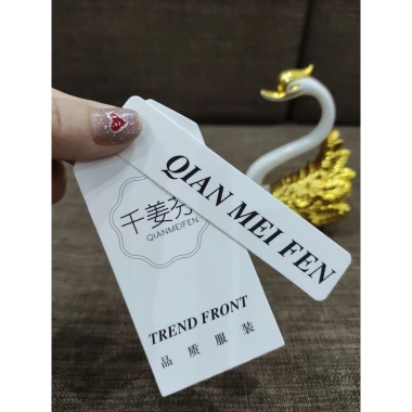 Tag cặp Quảng Châu thời trang SIÊU XINH 162gr Giá 22.500 VND (giảm từ 28.350 VND) 5 Tag cặp Quảng Châu thời trang SIÊU XINH 162gr Giá 22.500 VND (giảm từ 28.350 VND) 5