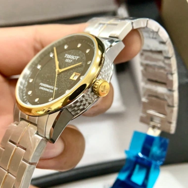Tặng Hộp Đồng Hồ Nam Tiss0t Sapphire TA52 42mm Mặt Trơn Cơ Nhật – 2.419.000₫ 5 Tặng Hộp Đồng Hồ Nam Tiss0t Sapphire TA52 42mm Mặt Trơn Cơ Nhật – 2.419.000₫ 5