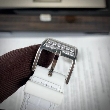 Tặng Hộp - Đồng hồ nữ Franck Muller đá sang trọng, BH 24 tháng, 2.345.000₫ 7 Tặng Hộp - Đồng hồ nữ Franck Muller đá sang trọng, BH 24 tháng, 2.345.000₫ 7