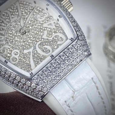 Tặng Hộp - Đồng hồ nữ Franck Muller đá sang trọng, BH 24 tháng, 2.345.000₫ 8 Tặng Hộp - Đồng hồ nữ Franck Muller đá sang trọng, BH 24 tháng, 2.345.000₫ 8
