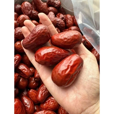 Táo đỏ Hòa Điền - Trái to, thịt ngọt tự nhiên, ăn trực tiếp hoặc nấu chè, giá ưu đãi 31.500₫
