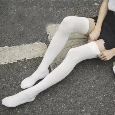 Tất bắp đùi trên đầu gối cho nàng - Thời trang sexy, siêu nhẹ, giảm giá 55.000đ 4 Tất bắp đùi trên đầu gối cho nàng - Thời trang sexy, siêu nhẹ, giảm giá 55.000đ 4
