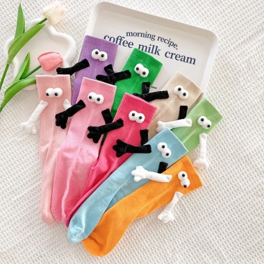 Tất Mắt Lồi Nam Châm Dính 2 Tay Nhiều Màu Cực Cute - Giá ưu đãi 30.000 (giá gốc 38.100)