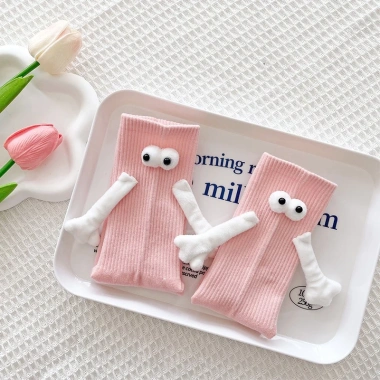 Tất Mắt Lồi Nam Châm Dính 2 Tay Nhiều Màu Cực Cute - Giá ưu đãi 30.000 (giá gốc 38.100)