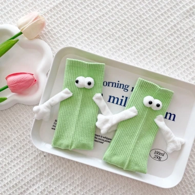 Tất Mắt Lồi Nam Châm Dính 2 Tay Nhiều Màu Cực Cute - Giá ưu đãi 30.000 (giá gốc 38.100)