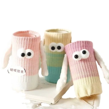 Tất Mắt Lồi Nam Châm Dính 2 Tay Nhiều Màu Cực Cute - Giá ưu đãi 30.000 (giá gốc 38.100)