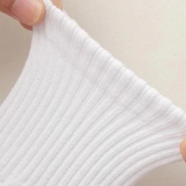 Tất nam nữ cổ trung màu trắng không xù vải, thấm hút mồ hôi, giá chỉ 30.000₫ (giá gốc 38.700₫) 6 Tất nam nữ cổ trung màu trắng không xù vải, thấm hút mồ hôi, giá chỉ 30.000₫ (giá gốc 38.700₫) 6