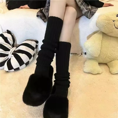 Tất ống chân dệt kim đen trắng giữ ấm mùa đông Y2K Jengiang Lolita unisex 50cm Giá 35.000 VND