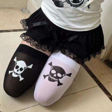 Tất qua đùi gối Halloween, Vớ dài đầu lâu dơi mạng nhện – Gothic Punk Nhật Bản, giá 35.000đ